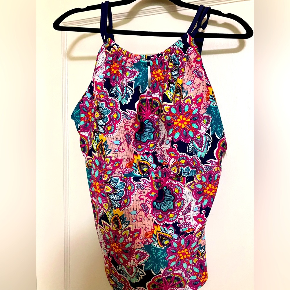New Directions. Womens 1X NWT Multi Colored Swim Tank with Keyhole Neck